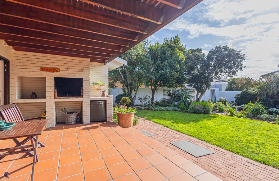 4 Bedroom Property for Sale in Country Club Western Cape